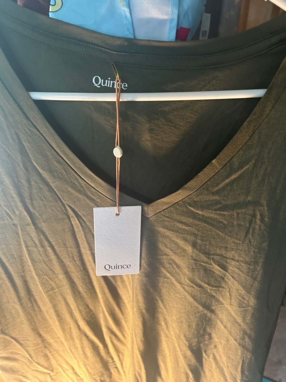 QUINCE Olive V NECK TEE/ xl / nwt: loose style/ V NECK/ soft as silk / SPRING🌷🌷
